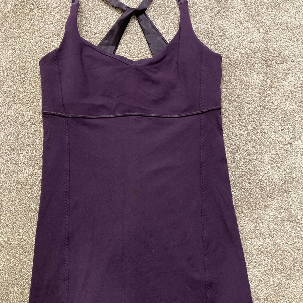 Plum lululemon women’s workout top with satin straps and built in bra sz 6
